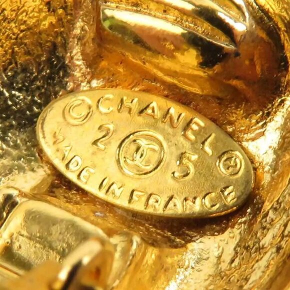 Auth CHANEL CC Logo Clip on Earrings Gold Metal - Picture 11 of 15